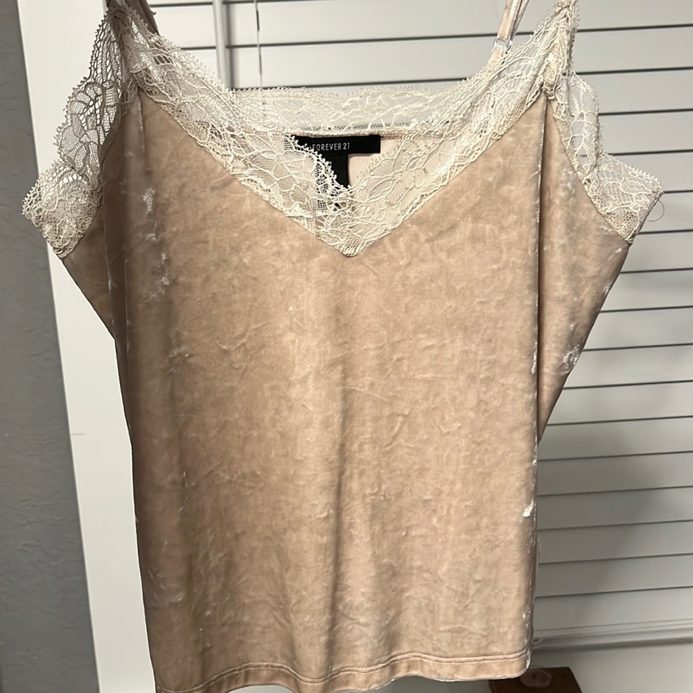 Forever 21 tank